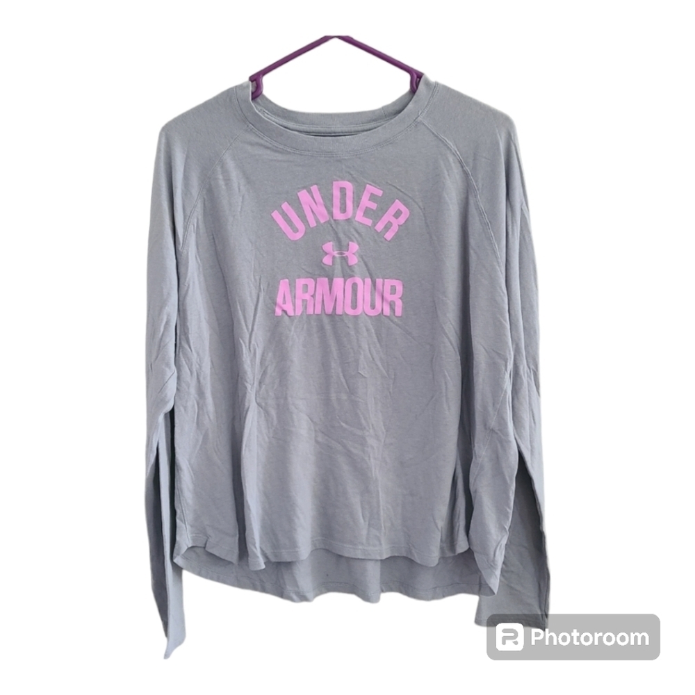Under Armour long‎ sleeved light weight shirt tiny hole right arm elbow area